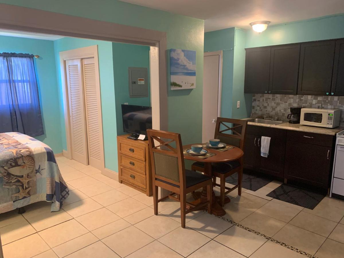Michaels Siesta Studios Redington Shores Exterior photo